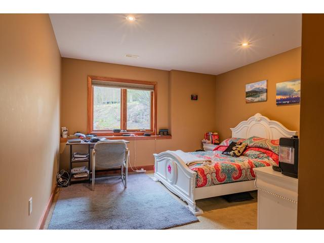 817 White Tail Drive, House detached with 4 bedrooms, 4 bathrooms and null parking in Rossland BC | Image 72