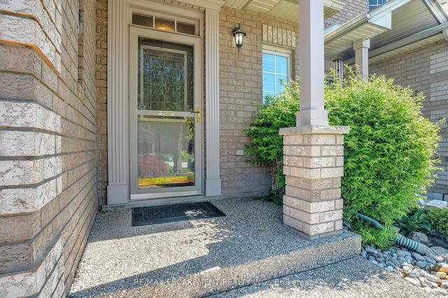 2155 Greenway Terr, House attached with 3 bedrooms, 3 bathrooms and 4 parking in Burlington ON | Image 36