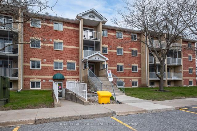 211 - 316 Kingsdale Ave, Condo with 2 bedrooms, 1 bathrooms and 1 parking in Kingston ON | Image 1