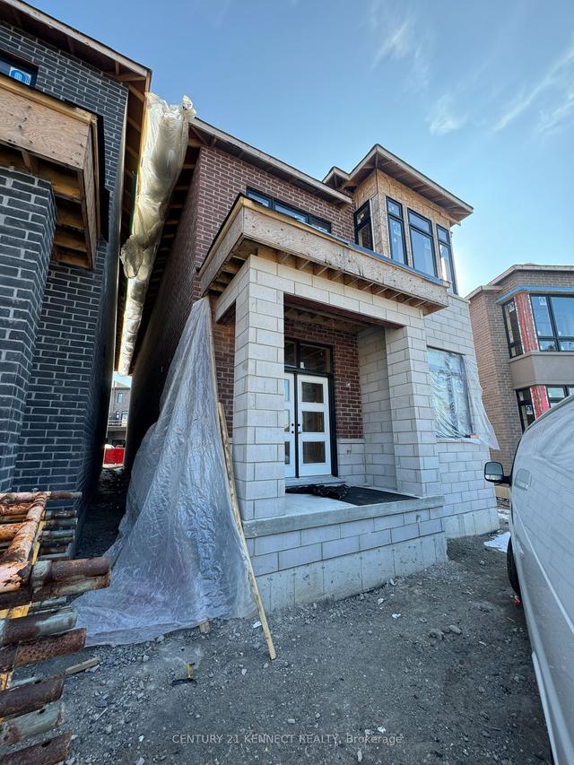 35 Golden Fern St, House detached with 6 bedrooms, 4 bathrooms and 5 parking in Markham ON | Image 2
