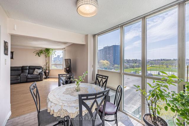 301 - 41 Markbrook Lane, Condo with 2 bedrooms, 2 bathrooms and 2 parking in Toronto ON | Image 3