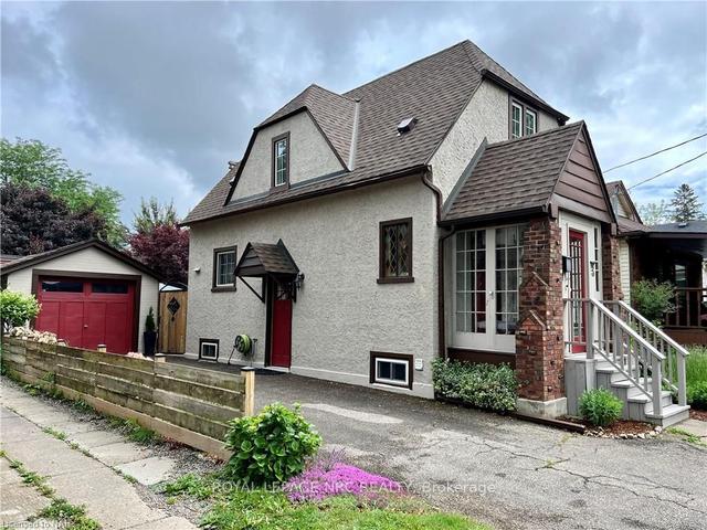 3 St. Patrick St, House detached with 2 bedrooms, 2 bathrooms and 4 parking in St. Catharines ON | Image 23
