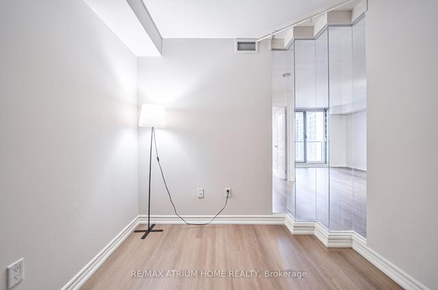 1502 - 801 Bay St, Condo with 1 bedrooms, 2 bathrooms and 0 parking in Toronto ON | Image 20