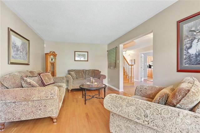 1631 Landel Dr, House detached with 4 bedrooms, 3 bathrooms and 10 parking in Ottawa ON | Image 8