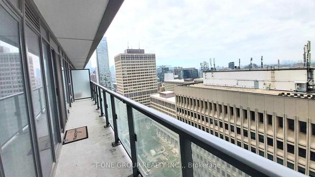 2513 - 955 Bay St, Condo with 3 bedrooms, 2 bathrooms and 1 parking in Toronto ON | Image 9