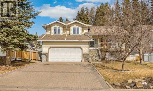4136 4 Avenue, House detached with 4 bedrooms, 3 bathrooms and 2 parking in Edson AB | Image 1