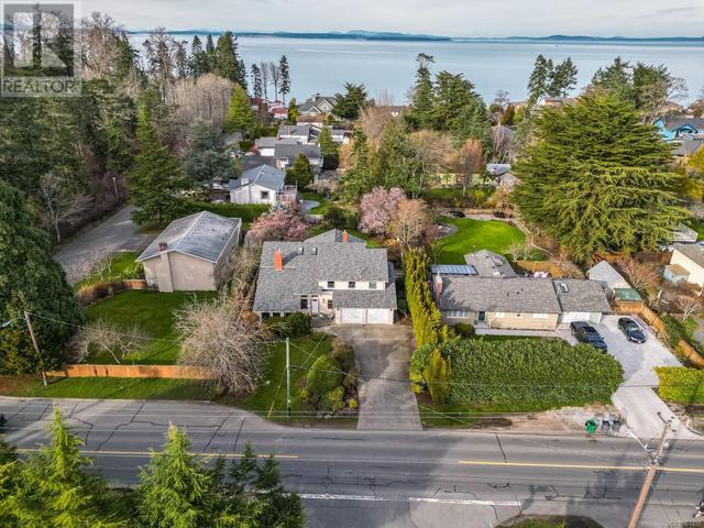 1536 Ash Rd, House detached with 5 bedrooms, 4 bathrooms and 6 parking in Saanich BC | Image 46
