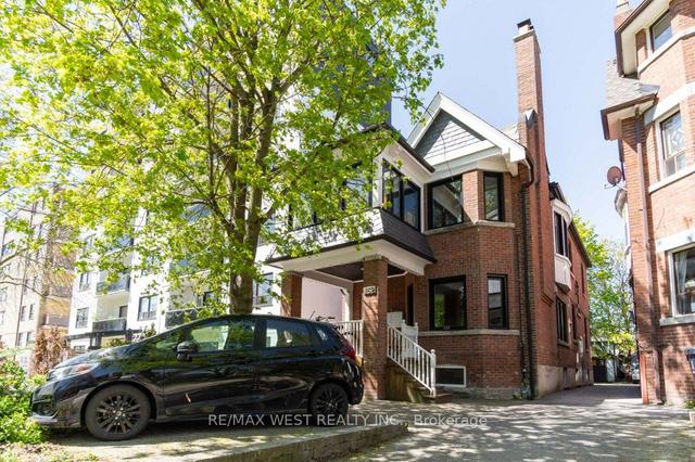 152 Dowling Ave, House detached with 5 bedrooms, 4 bathrooms and 4 parking in Toronto ON | Image 1