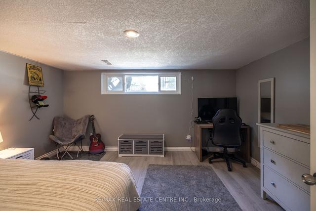 72 Sheridan St, House semidetached with 2 bedrooms, 1 bathrooms and 2 parking in Guelph ON | Image 21