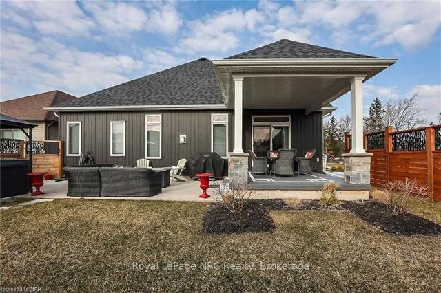 4049 Village Creek Dr, House detached with 2 bedrooms, 3 bathrooms and 4 parking in Fort Erie ON | Image 29