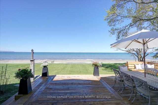 136 Shore Ln, House detached with 5 bedrooms, 4 bathrooms and 5 parking in Wasaga Beach ON | Image 1
