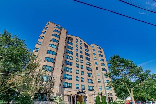 203 - 549 Ridout St N, Condo with 2 bedrooms, 2 bathrooms and 1 parking in London ON | Image 4