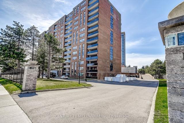 215 - 4 Lisa St, Condo with 2 bedrooms, 1 bathrooms and 2 parking in Brampton ON | Image 1