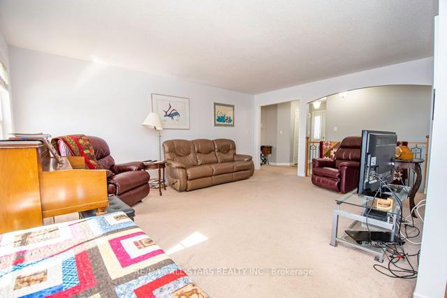 23 Parkside Dr, House detached with 2 bedrooms, 3 bathrooms and 6 parking in Kawartha Lakes ON | Image 27