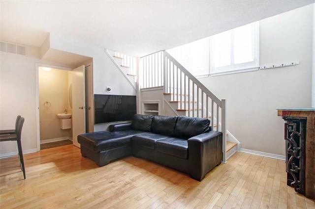 TH1010 - 54 East Liberty St, Townhouse with 1 bedrooms, 2 bathrooms and 1 parking in Toronto ON | Image 3