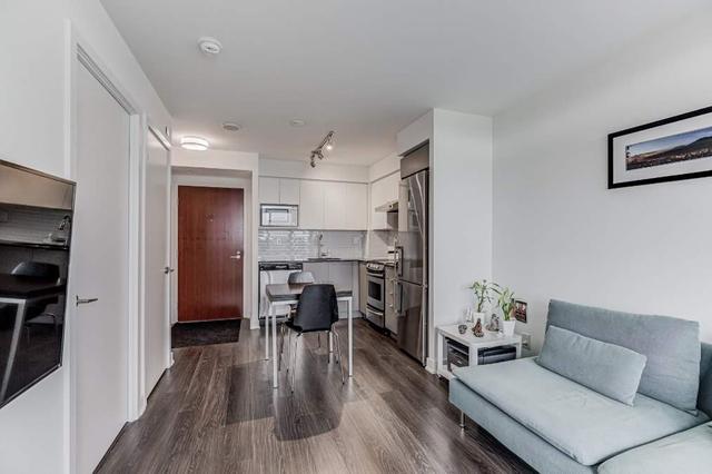 817 - 160 Flemington Rd, Condo with 1 bedrooms, 1 bathrooms and 1 parking in Toronto ON | Image 5