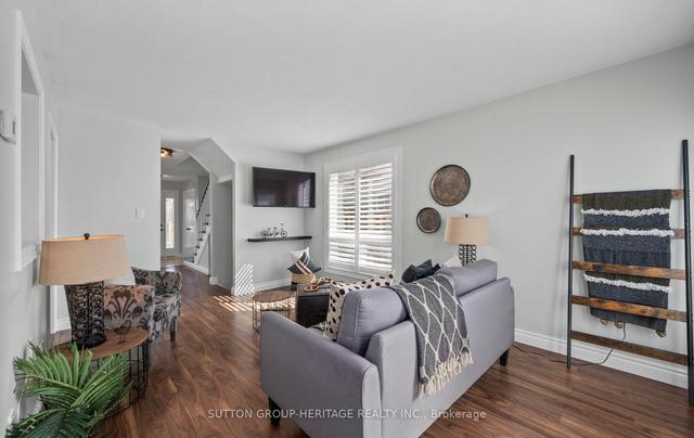 140 Brownstone Cres, House semidetached with 3 bedrooms, 3 bathrooms and 3 parking in Clarington ON | Image 3