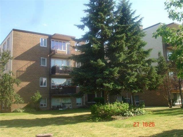 103 - 57 Neptune Dr, Condo with 3 bedrooms, 2 bathrooms and 1 parking in Toronto ON | Image 1