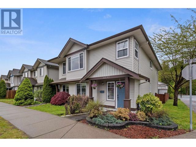 11597 240 St, House detached with 5 bedrooms, 3 bathrooms and 6 parking in Maple Ridge BC | Image 3