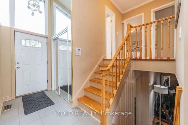 6 Yewfield Cres, House detached with 3 bedrooms, 2 bathrooms and 4 parking in Toronto ON | Image 7