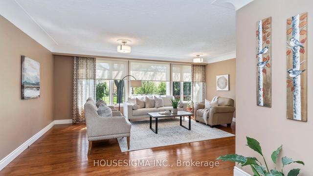 17 Silverdale Cres, House detached with 3 bedrooms, 3 bathrooms and 5 parking in London ON | Image 4