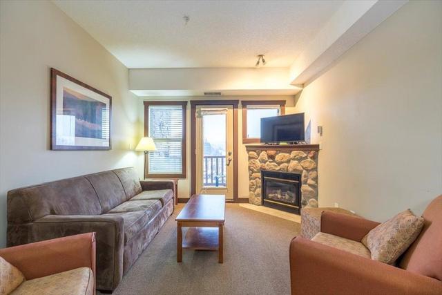 303 - 1500 Mcdonald Ave, Condo with 2 bedrooms, 2 bathrooms and 1 parking in Fernie BC | Image 1