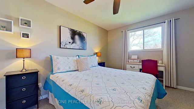 70 Springhome Rd, House detached with 3 bedrooms, 3 bathrooms and 6 parking in Barrie ON | Image 9