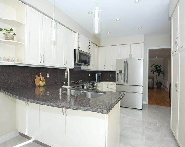 67 Moreau Tr, House detached with 4 bedrooms, 4 bathrooms and 7 parking in Toronto ON | Image 5