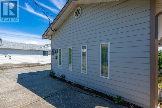689 Alder St S, House detached with 4 bedrooms, 3 bathrooms and 3 parking in Campbell River BC | Image 39