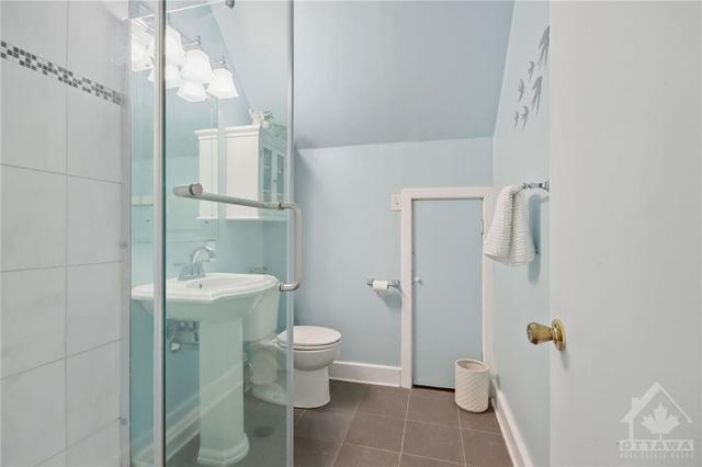 242 Columbus Ave, House detached with 3 bedrooms, 2 bathrooms and 4 parking in Ottawa ON | Image 28