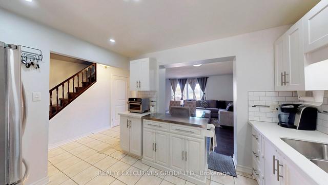 7 Greene Dr, House attached with 3 bedrooms, 3 bathrooms and 3 parking in Brampton ON | Image 33