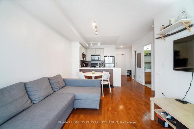 3805 - 21 Carlton St, Condo with 1 bedrooms, 1 bathrooms and 0 parking in Toronto ON | Image 2