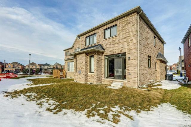 30 Andretti Cres, House detached with 4 bedrooms, 3 bathrooms and 4 parking in Brampton ON | Image 20