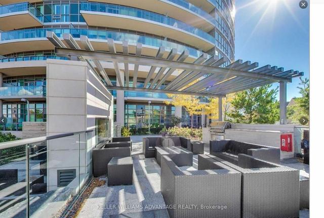 525 - 35 Brian Peck Cres, Condo with 2 bedrooms, 2 bathrooms and 2 parking in Toronto ON | Image 7