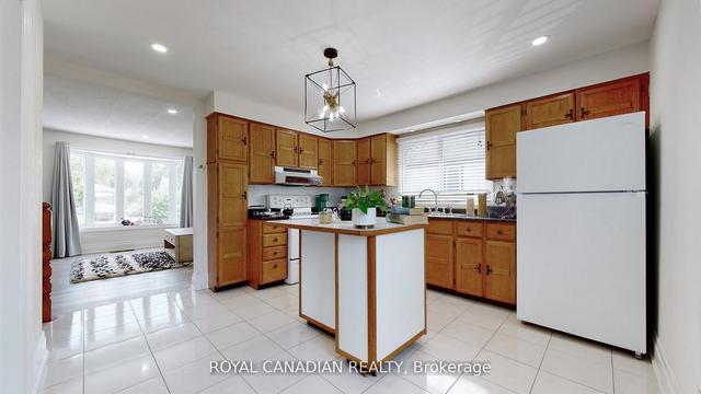 271 Millen Rd, House detached with 3 bedrooms, 2 bathrooms and 5 parking in Hamilton ON | Image 3