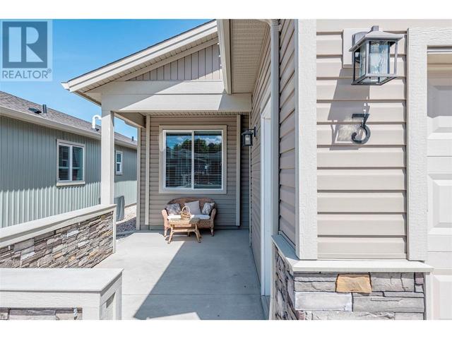 2100 - 55 Avenue Unit# 3, House other with 2 bedrooms, 2 bathrooms and 4 parking in Vernon BC | Image 4