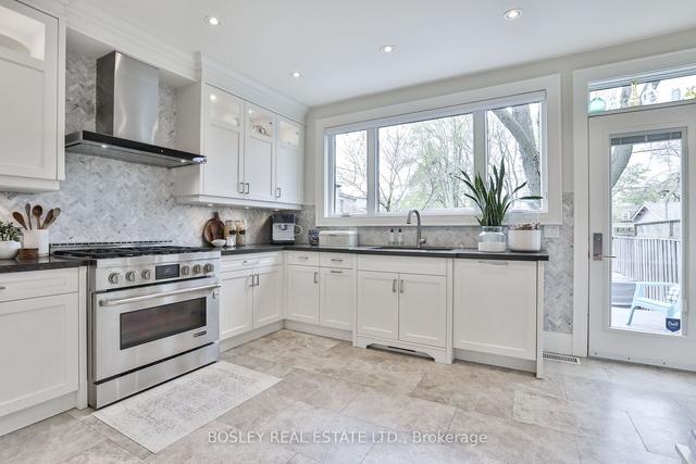 82 Condor Ave, House detached with 3 bedrooms, 3 bathrooms and 1 parking in Toronto ON | Image 8
