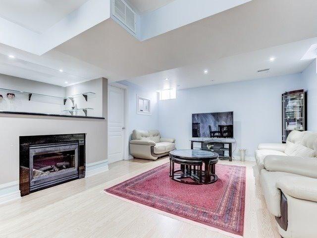 142 Planter Cres, House detached with 4 bedrooms, 5 bathrooms and 2 parking in Vaughan ON | Image 15
