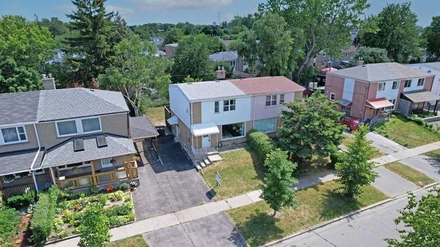 53 Bonniewood Rd, House semidetached with 3 bedrooms, 1 bathrooms and 3 parking in Toronto ON | Image 29