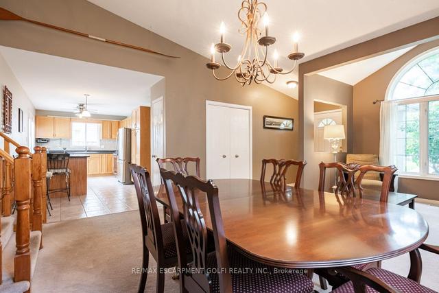 21 Foxhill Cres, House detached with 3 bedrooms, 2 bathrooms and 3 parking in St. Catharines ON | Image 3