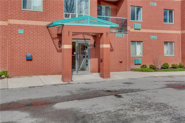 708 - 76 Baseline Road West Rd, House attached with 2 bedrooms, 2 bathrooms and 2 parking in London ON | Image 23