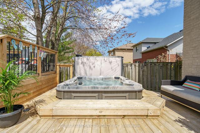 47 Richmond Cres, House detached with 3 bedrooms, 3 bathrooms and 5 parking in Hamilton ON | Image 26