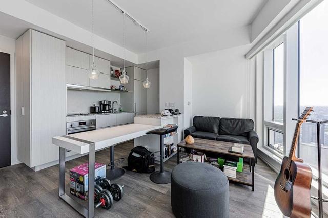 5313 - 197 Yonge St, Condo with 0 bedrooms, 1 bathrooms and 0 parking in Toronto ON | Image 6