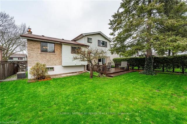 44 Queensdale Cres, House detached with 3 bedrooms, 2 bathrooms and 3 parking in Guelph ON | Image 23
