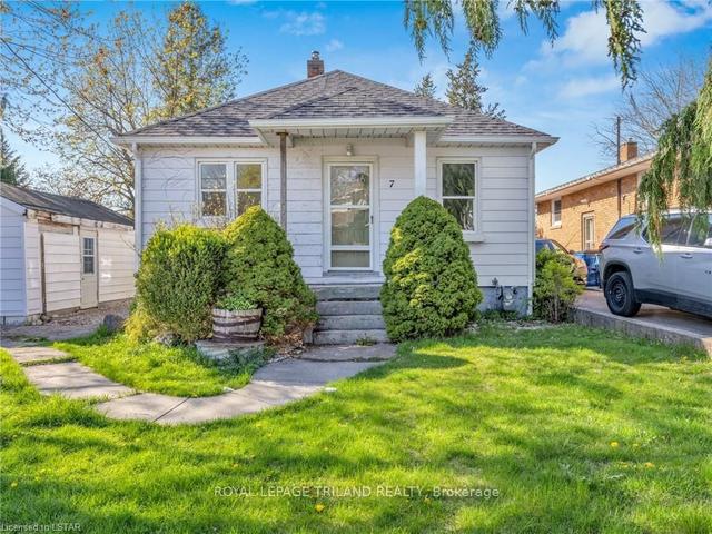 7 Edna St, House detached with 2 bedrooms, 1 bathrooms and 2 parking in Chatham Kent ON | Image 1