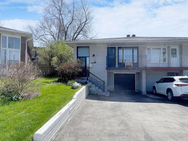 26 Greyhound Dr E, House semidetached with 5 bedrooms, 4 bathrooms and 3 parking in Toronto ON | Image 23