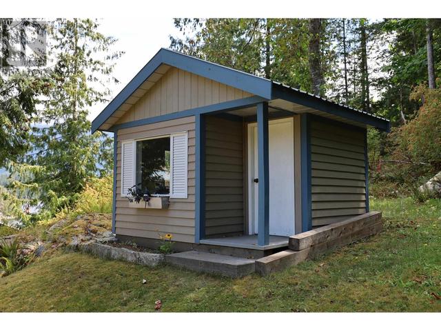 13136 Narrows Rd, House detached with 3 bedrooms, 3 bathrooms and null parking in Sunshine Coast A BC | Image 37