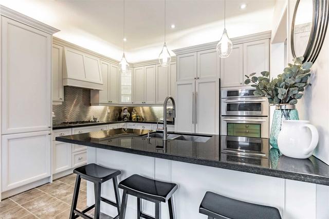 36 Win Timbers Cres, House detached with 3 bedrooms, 3 bathrooms and 5 parking in Whitchurch Stouffville ON | Image 4