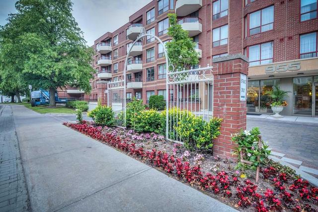 302 - 955 Millwood Rd, Condo with 2 bedrooms, 2 bathrooms and 1 parking in Toronto ON | Image 1