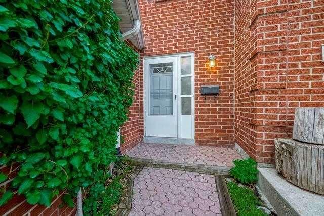 20 Reith Way, Townhouse with 3 bedrooms, 2 bathrooms and 2 parking in Markham ON | Image 1